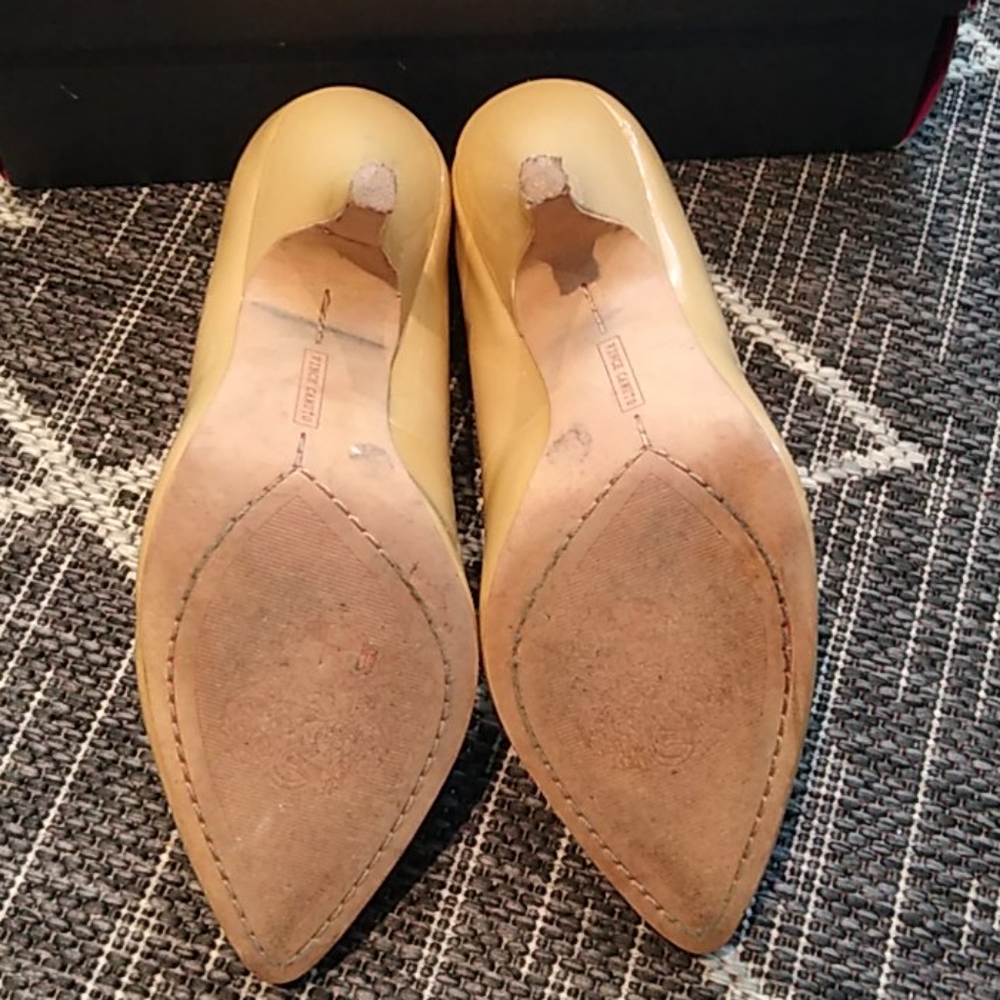 Vince Camuto Vickiy Blush Pantent Pumps - Picture 2 of 9